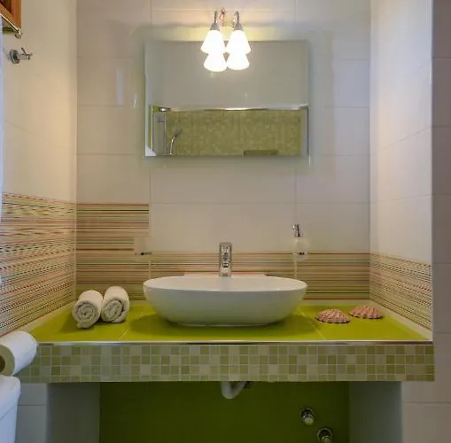 Orama Айя-Анна