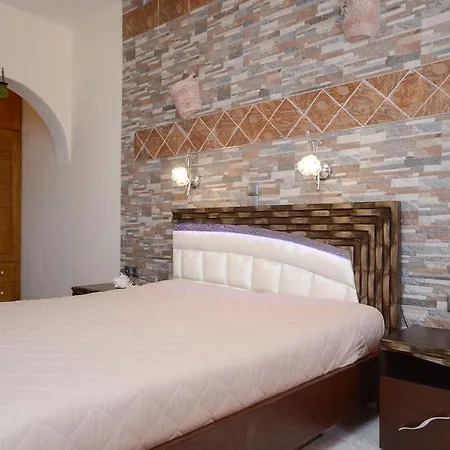 Orama Apartment *